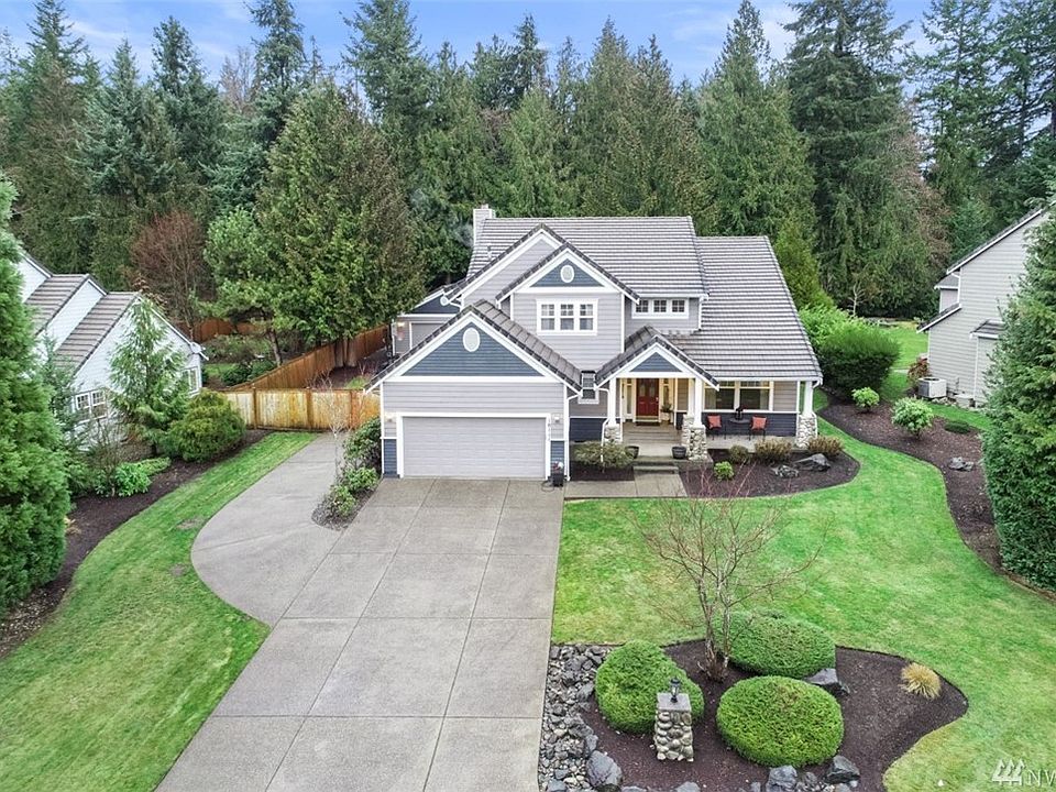 Private, gated neighborhood of 42 homes this Model Home is located in Ashford Estates, former Street of Dreams.