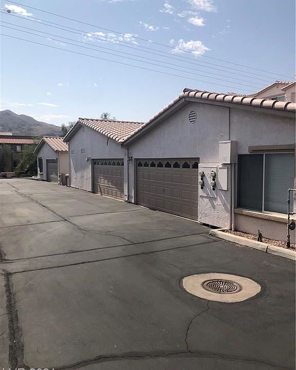 1st image of 261 Big Horn Dr
