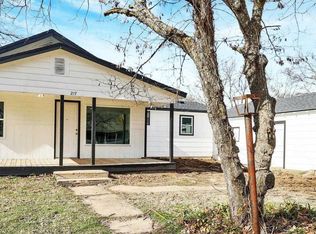 217 N Chestnut St, Douglass, KS 67039