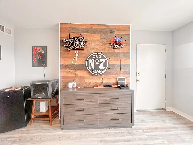 5737 Hobart St #5 — Photo 7