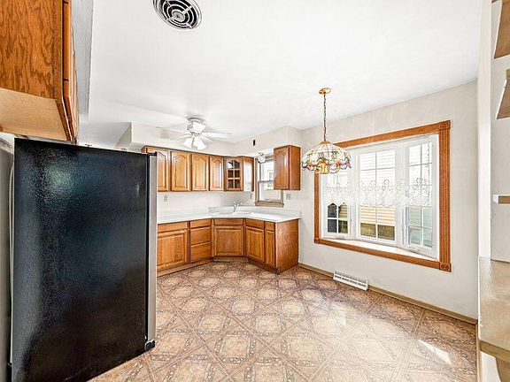 5th image of 1631 S 94th PLACE