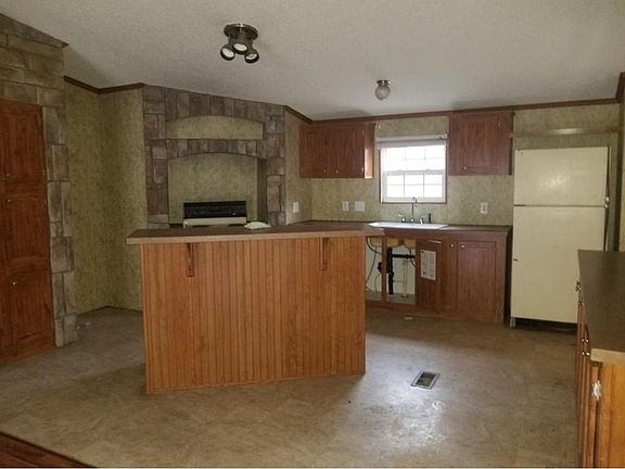2nd image of 143 Big Valley Dr