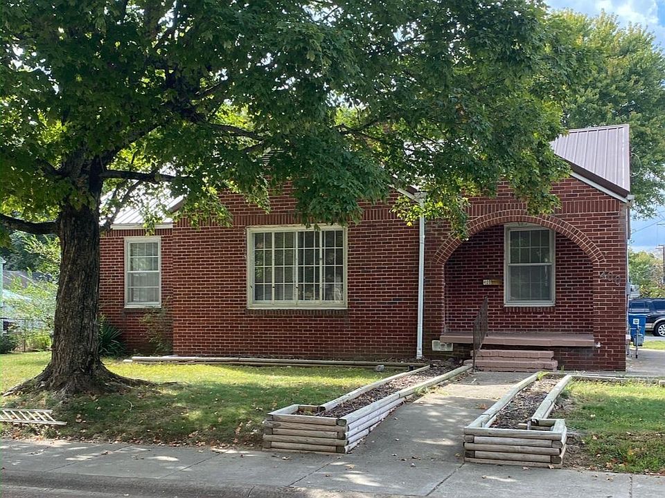 1st image of 400 S 9th St