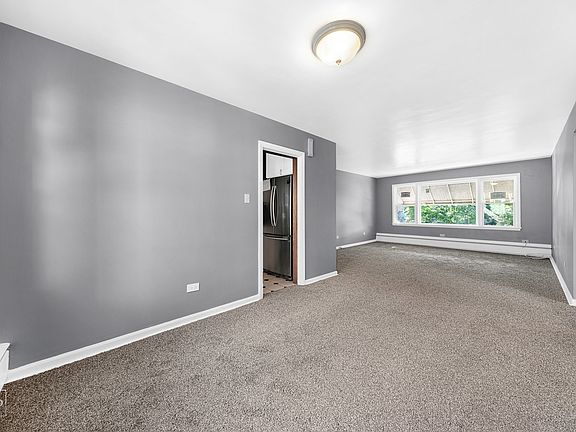 2nd image of 5401 N Rockwell St APT 2