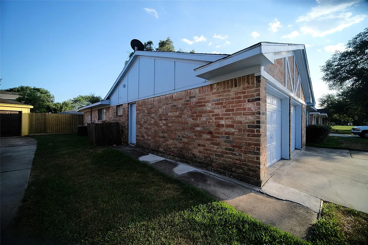 Building Photo - 12327 Bexley Dr