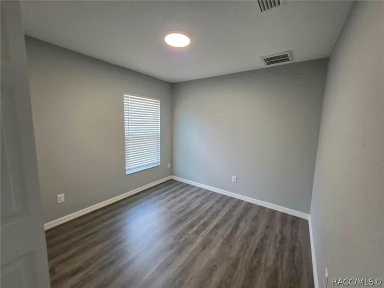 7871 N Golfview Dr — Photo 8
