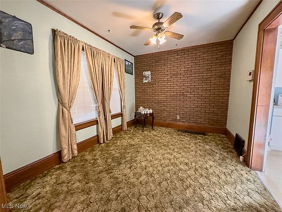4th image of 2552 Nesbitt Ave