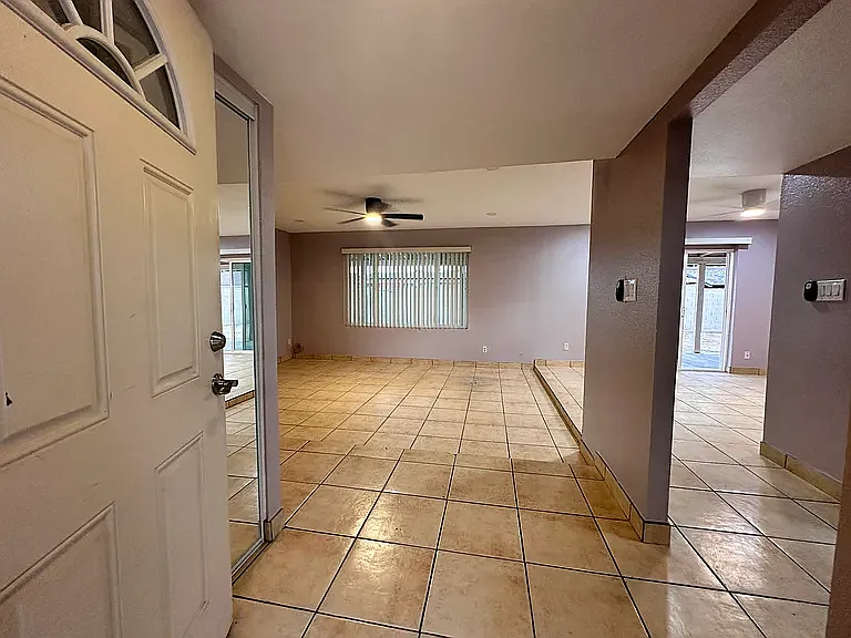 4 bed, 1209 sqft, $1,700 — Photo 2