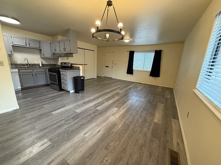 3218 W 2nd Ave — Photo 6