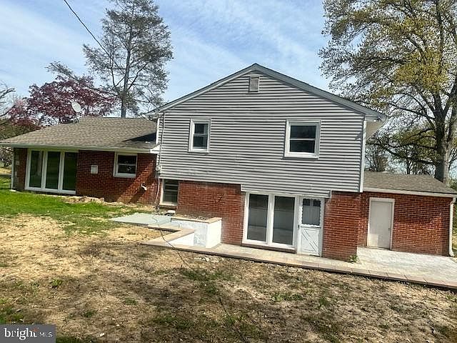 2nd image of 1242 June Rd