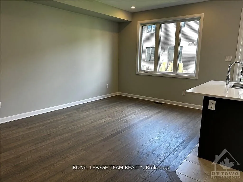 3 bed, $2,725 — Photo 4