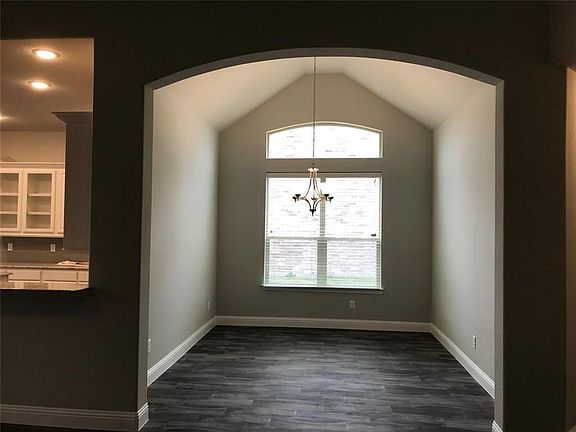 5th image of 3741 Cecelia Ln