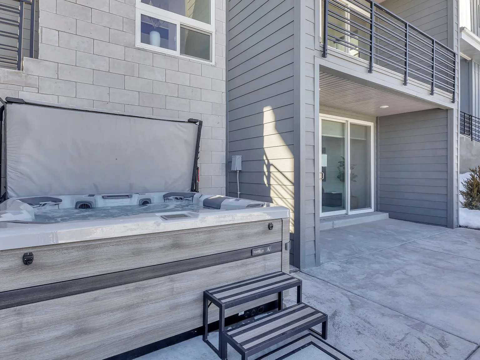 5 bed, 3.5 bath, 3662 sqft, $7,200 — Photo 3