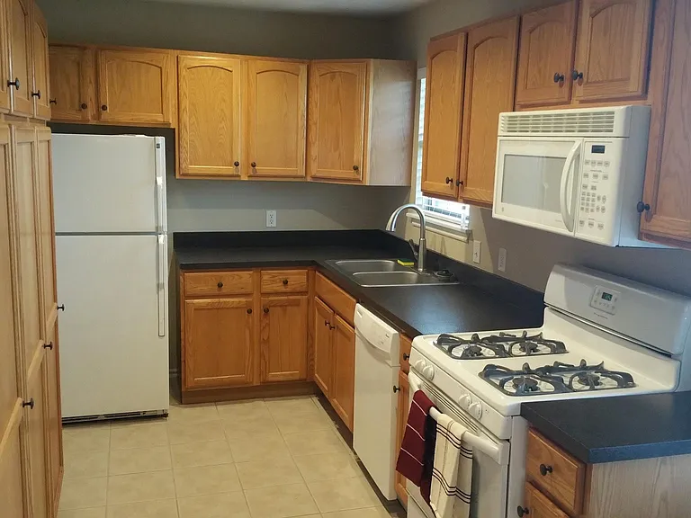 3401 Lyric St — Photo 4