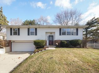 429 Eagle View Dr, Carol Stream, IL 60188