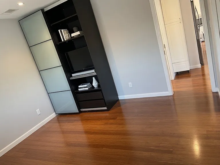 348 Lester Ave — Photo 4