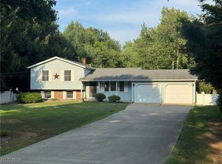 6578 S Bugby Rd, North Kingsville, OH 44068