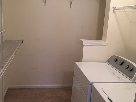 4th image of 560 Southern Hills Dr