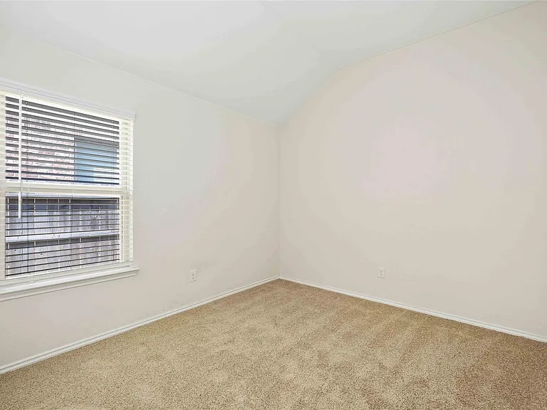 26038 Quiet Field Ct — Photo 15
