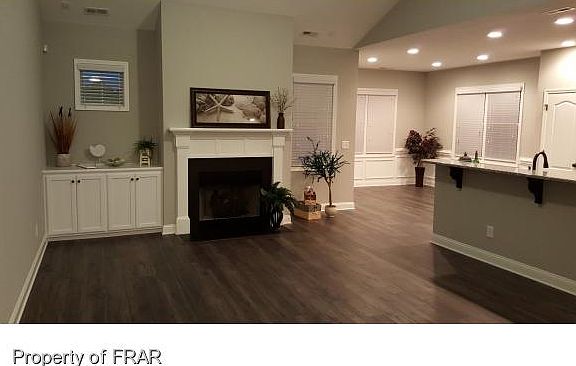 3rd image of 176 Fairfax Dr