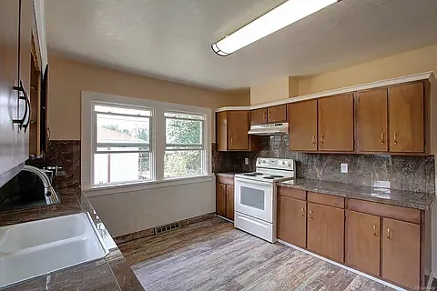801 Lowell Blvd — Photo 6