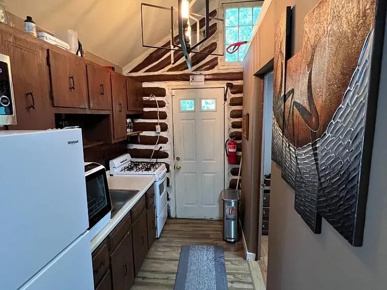 20 Wildwood St — Photo 4