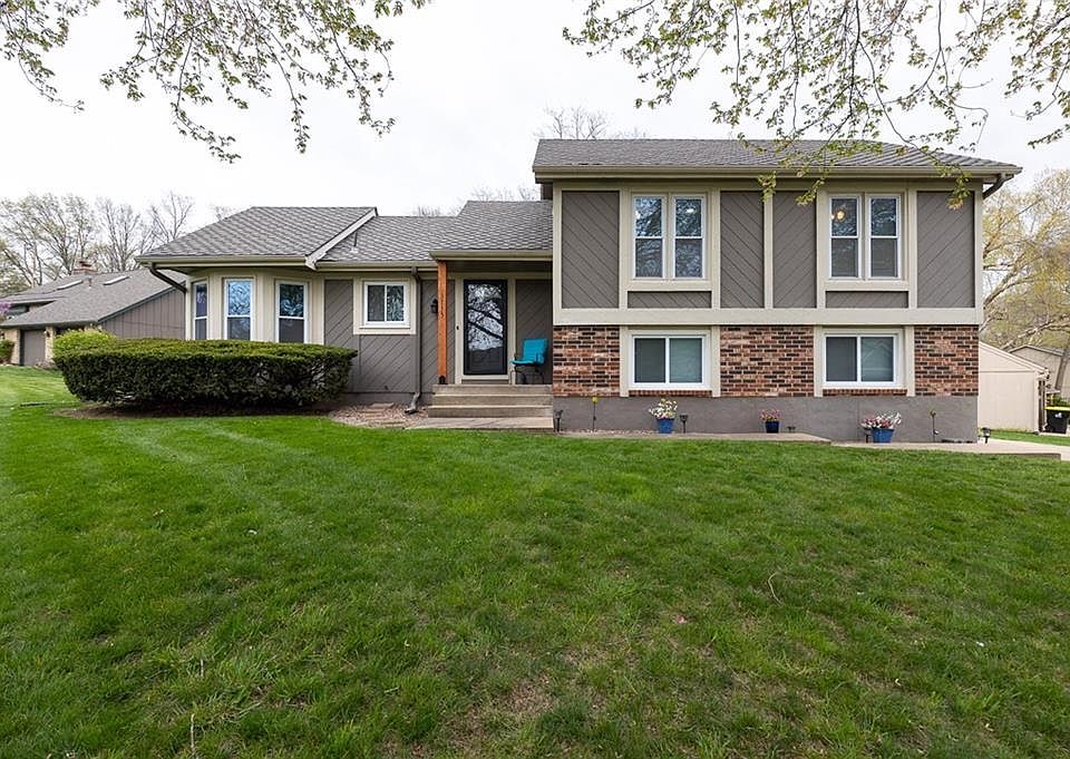 1st image of 3735 NE Beechwood Dr