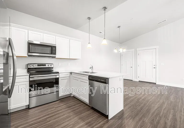 359 W 785 N — Photo 8