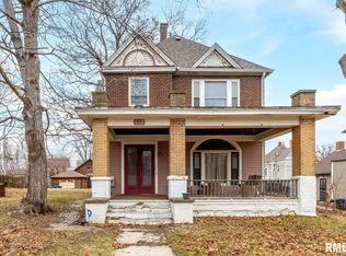532 W 8th St, Davenport, IA
