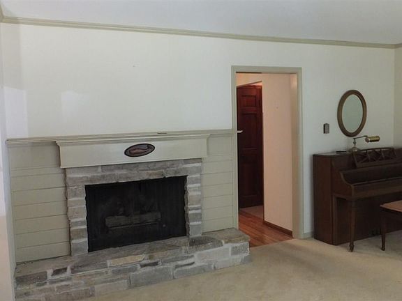 2nd image of 6130 Crystal Dr