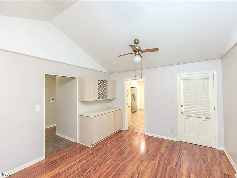 23721 Greenlawn Ave — Photo 16