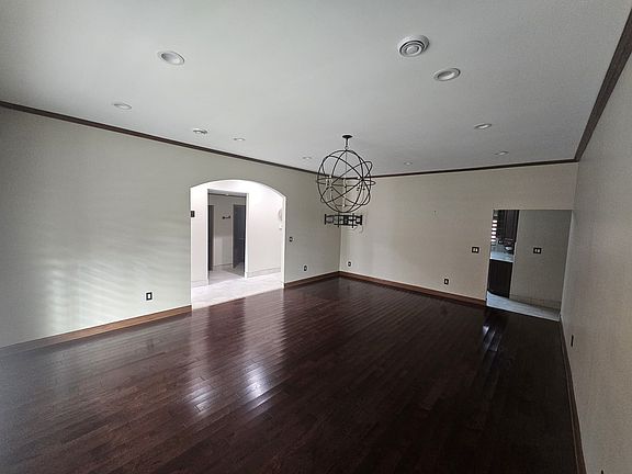 5th image of 23240 Longview St