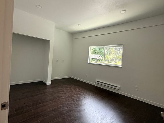 4th image of 13811 2nd Ave NE #2