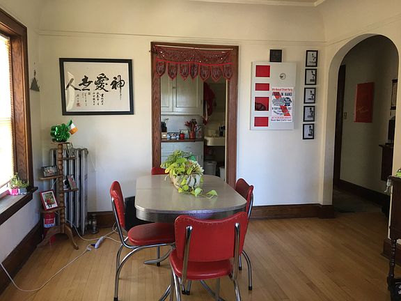 3rd image of 3059 S Kinnickinnic Ave APT 6