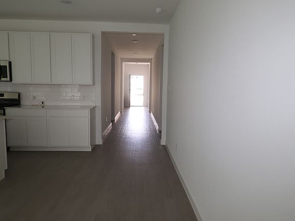 2nd image of 616 Arabian Ln