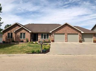 2373 Whitetail Dr, Asbury, IA 52002