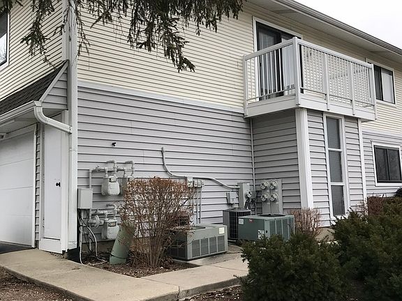 2nd image of 321 Clearwater Ln
