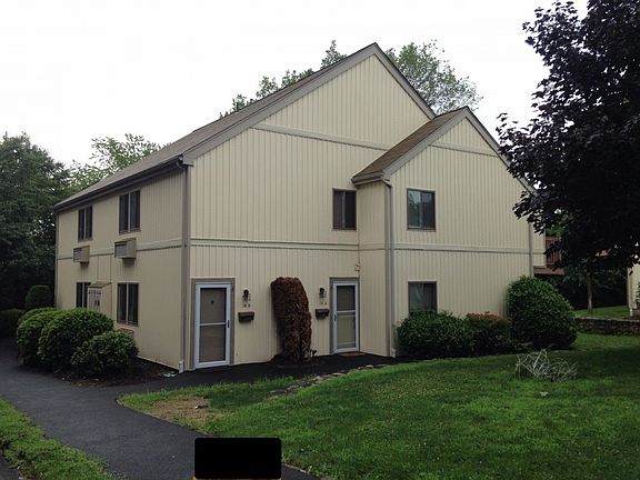2nd image of 19 Cromwell Pl APT B