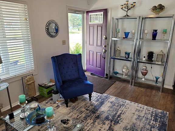 4th image of 4942 Astoria Ave