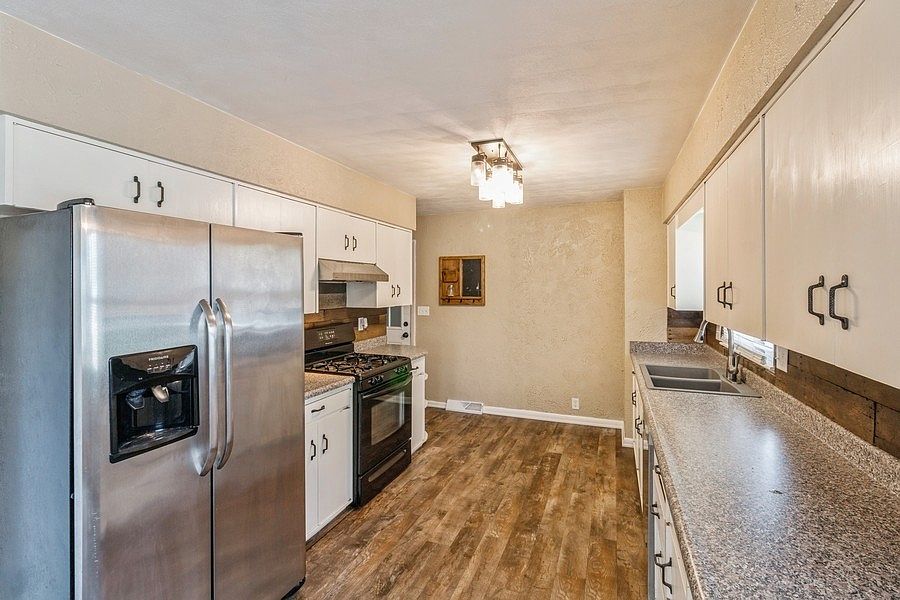 105 E Rippey Ave, Baxter, IA 50028 Zillow