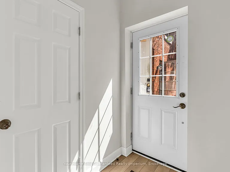 42 Vansittart Ave — Photo 12