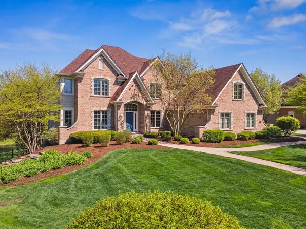 3718 Grand View Ct, Saint Charles, IL 60175