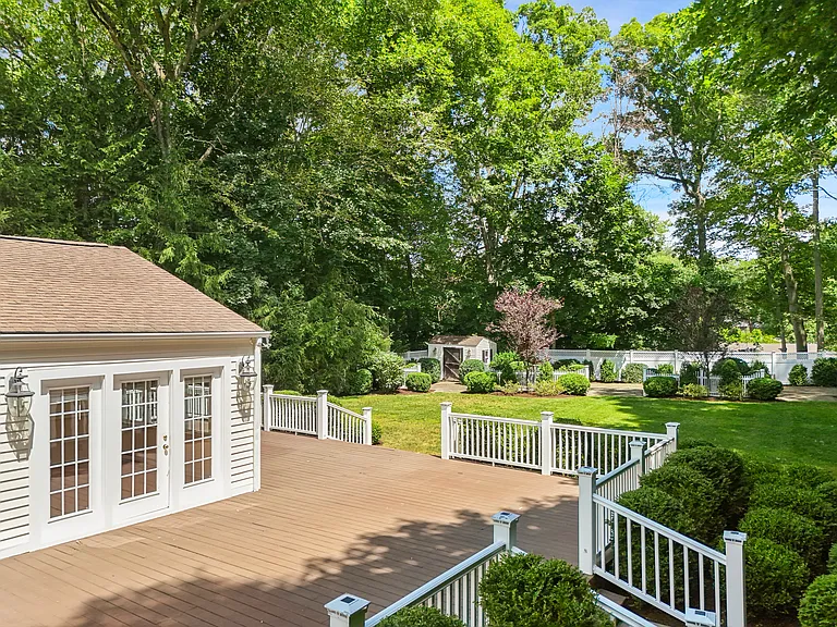 141 Idlewood Dr — Photo 33