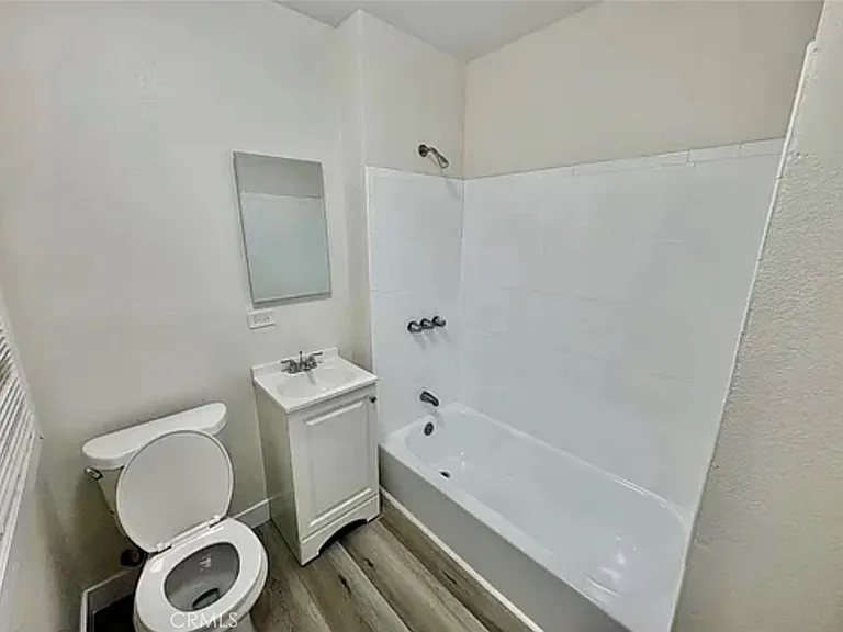 549 E 17th St #551 — Photo 7