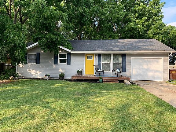 2nd image of 601 Woodcreek Dr