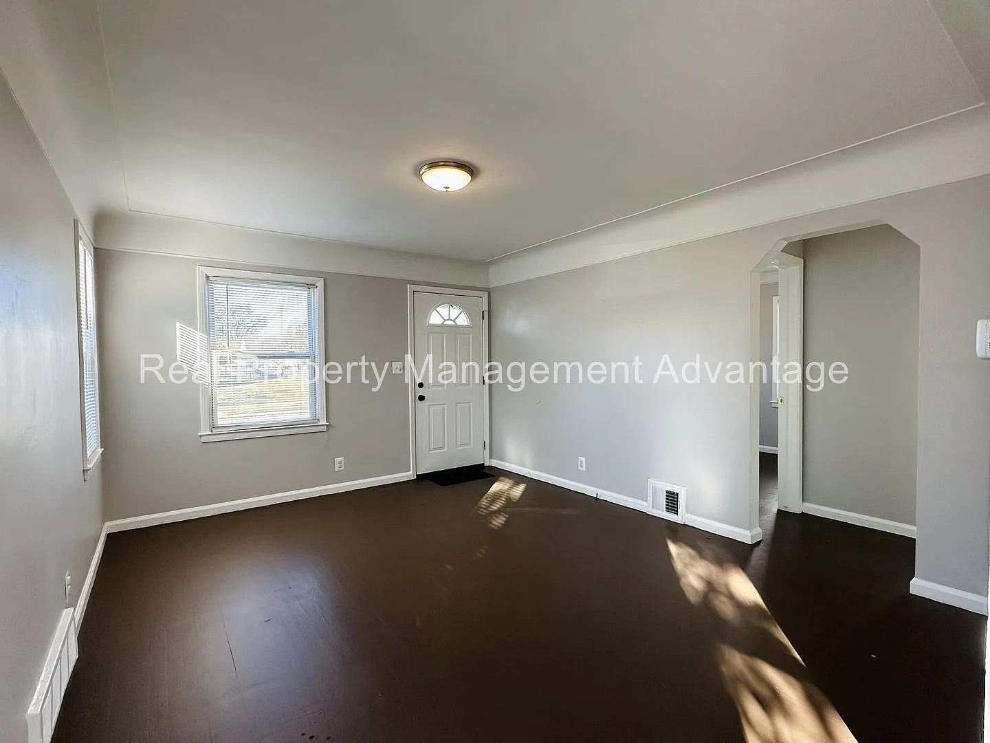 No Deposit Required! Meticulously Maintained with 2 Beds/Basement/Garage! — Photo 4