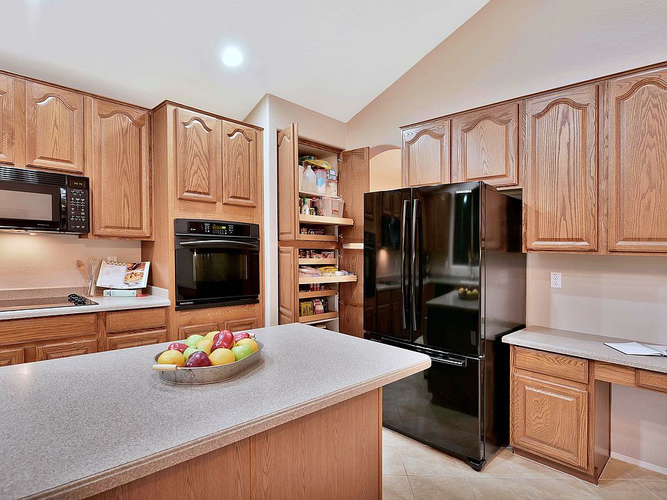 1st image of 2550 E Buena Vista Pl