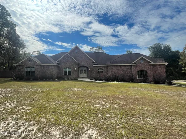 7412 Caraway Rd, Moss Point, MS 39562