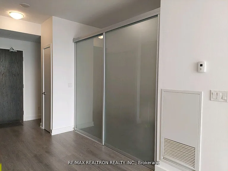 297 College St #917 — Photo 20