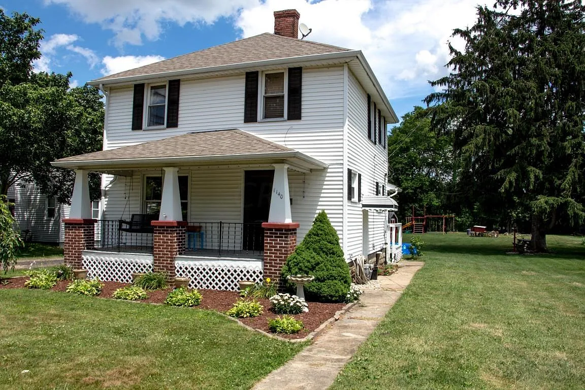 1140 Taylor Ave photo 1